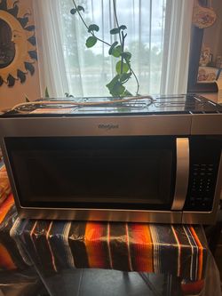 Whirlpool 30” Stainless Steel Over-the-Range Microwave – Works Great