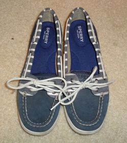 Woman’s Sperry Top Sider Leather Upper Navy Blue Size 8.5M
