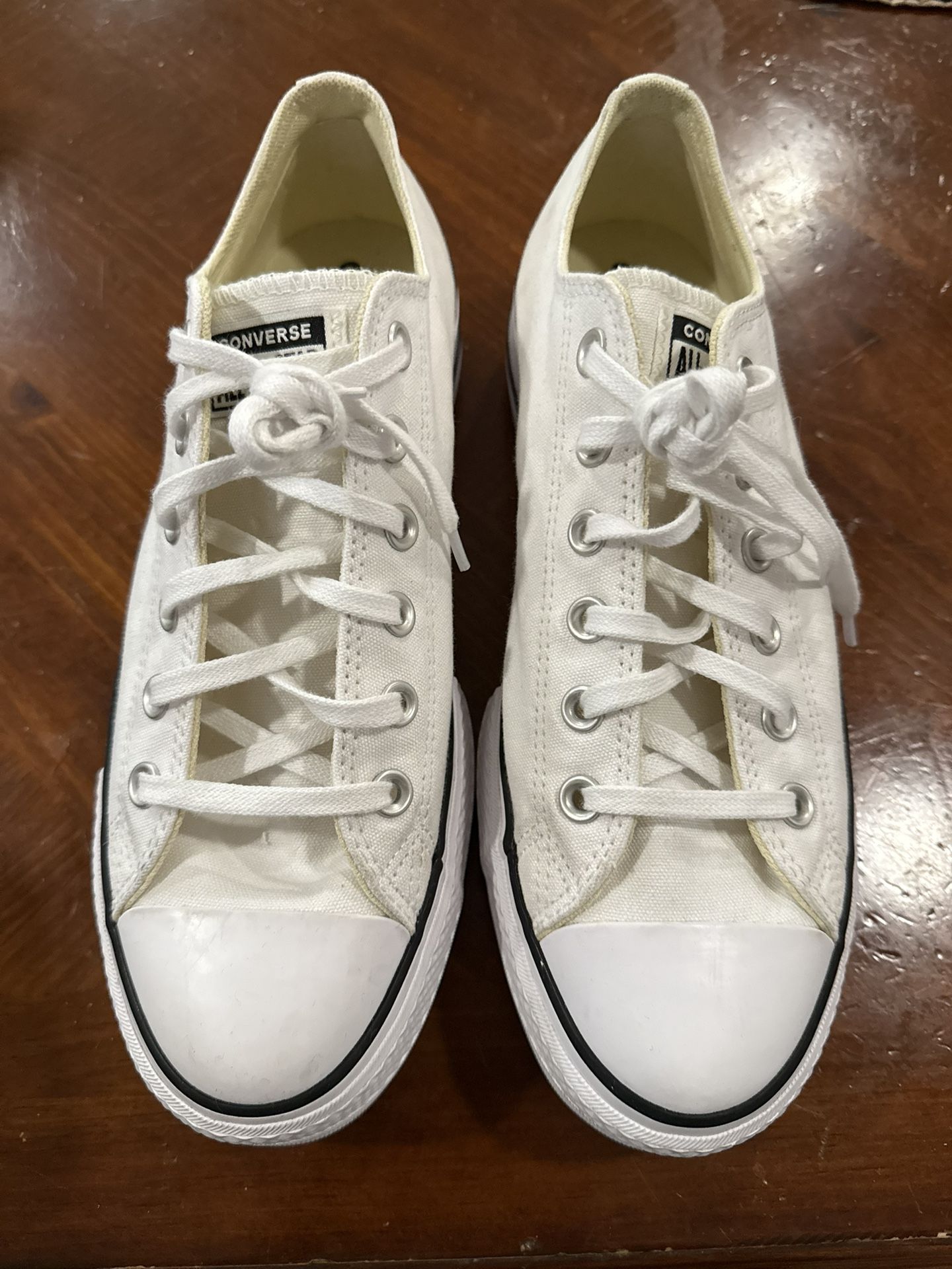 Women’s Size 10 Converse All Star White Low-Top Sneakers 