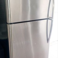 Twenty Cubic Stainless Top Freezer Refrigerator 