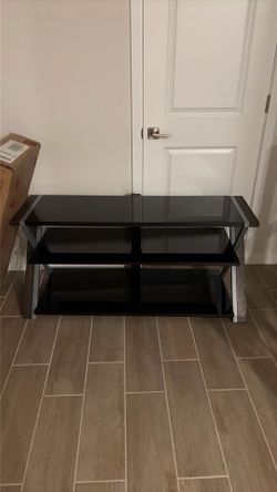 Entertainment center / TV stand