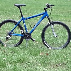 High End ....SPECIALIZED ROCKHOPPER COMP....  19 L  mountain  bike27SD