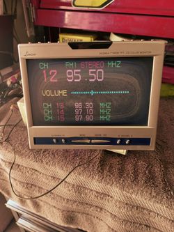 Lanzar 7 wide TFT monitor AM FM stereo radio