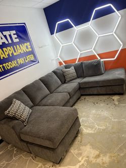 Stunning cozy nice sectional!