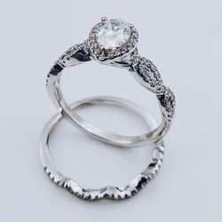 Women's 14K White Gold 2 PC Set with 90 Round Diamonds (0.42 CT) and Pear Shape Center Diamond 0.51 CT (SI Color I ) 1.80 GR Wedding Ring. (Size: 0.0)