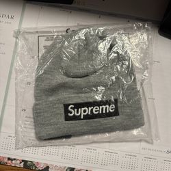 Supreme x New Era - Box Logo Beanie - Heather Grey - FW22 - New Sealed
