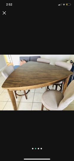 Dining Table And Chairs 