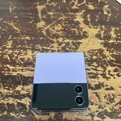 Samsun Galaxy Zflip 4
