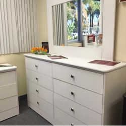 BRAND NEW/ 8 DRAWER DRESSER WITH MIRROR/ LUXURY CHEST/ STORAGE/ BEDROOM/ CLOTHES DRESSER/ DRESSER/ CLOTHING/ CHEST/ LUXURIOUS DRESSER