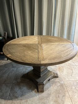 Round Dining Table & 4 Chairs 
