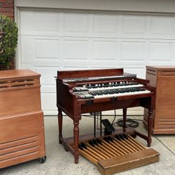 Hammond Organ Model BC
