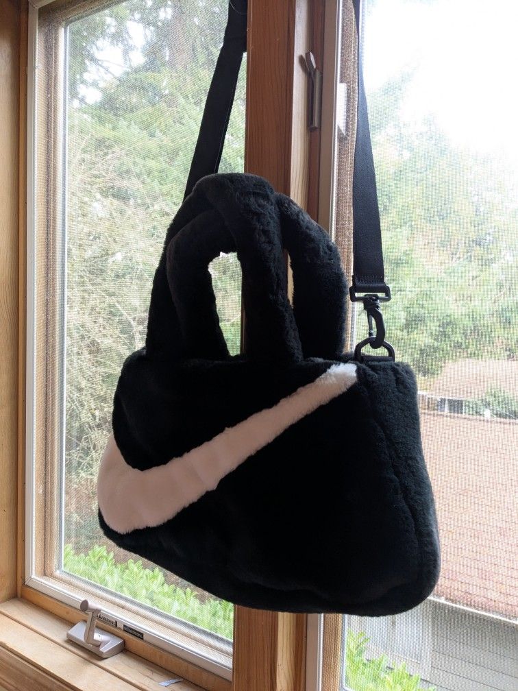 Nike L Purse Handbag Bag Faux Fur Tote 10/10 Condition 