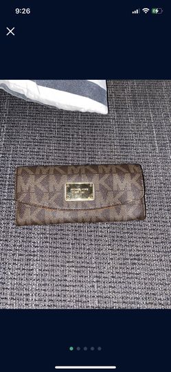 Michael kors wallet