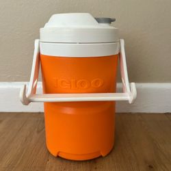 Igloo 1/2 Gallon Insulated Sports Beverage Jug with Hooks – Orange