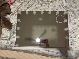 Hollywood Vanity Mirror with LED Bulbs