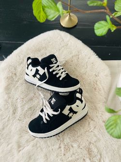 DC shoes sz 4.5 womens 3 youth
