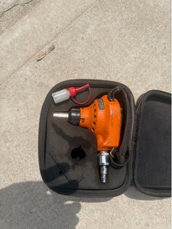 Rigid pneumatic Palm nailer