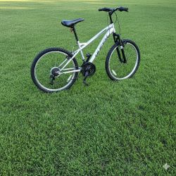 Huffy Highland 24” Mountain Bike – 21 Speed, Front Suspension