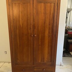 Armoire/Entertainment Center