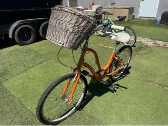Townie 7-Speed Cruiser Bike with Basket