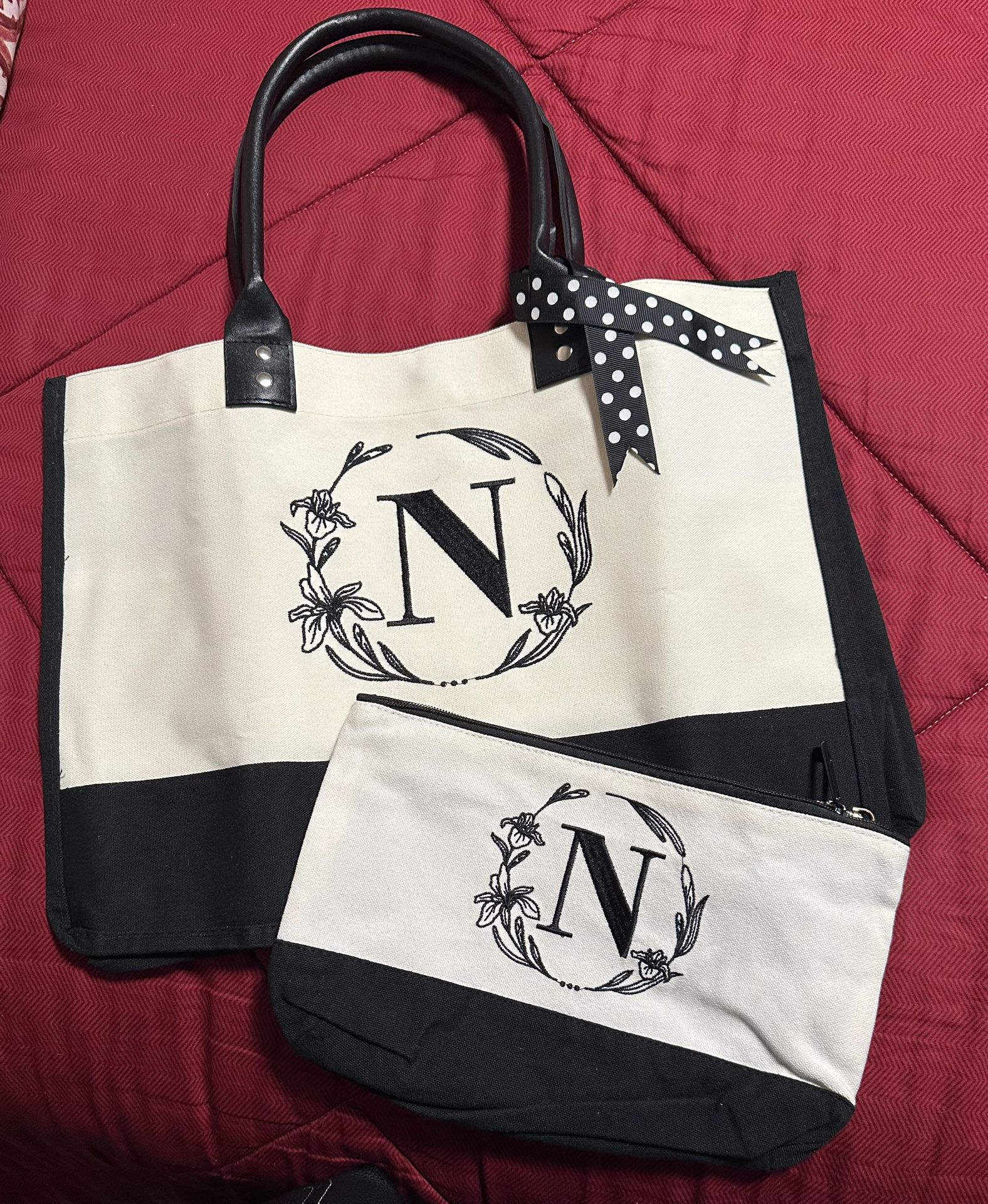  BRAND NEW BeeGreen “N” Tote and Makeup Bag