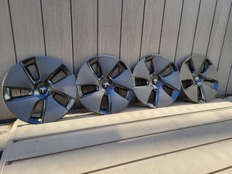 Tesla Model 3 hubcaps