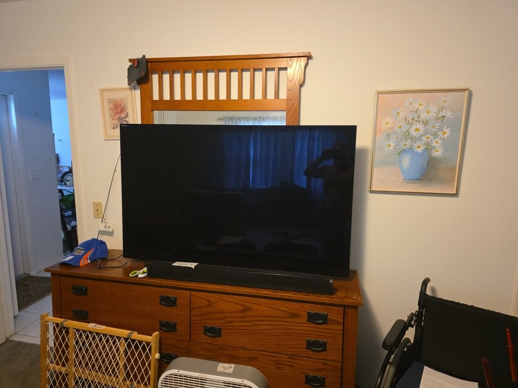 Used Sony 55" 3DTV & Sony Soundbar. Older TV But In Excellent Condition