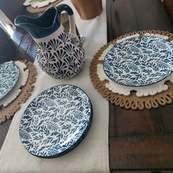 Ceramic Plates Dif Sizes White And Some Bluetotal Of 16 