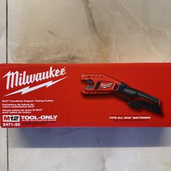 Milwaukee M12 12V Lithium-Ion Cordless Copper Tubing Cutter
