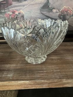 Crystal clear glass bowl