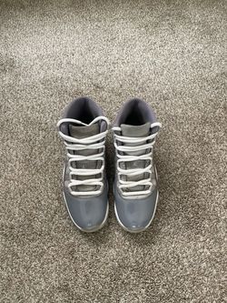 Men Jordan 11 size 9