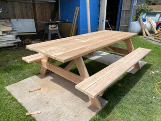 Picnic table