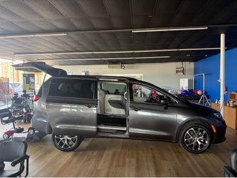 2022 Chrysler Pacifica