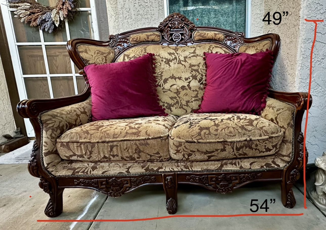 $150 Beautiful Love Seat in Simi Valley CA