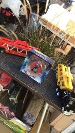 Collectible 2002 Hot Wheels Holiday Decoration