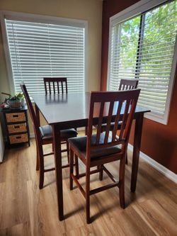 Dining table with 4 chairs