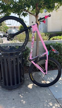 Throne Pink Chad 29in
