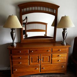 Bedroom Set - Queen 