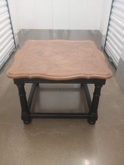 Vintage Salem House Burl Wood Inlay Side Table – Solid Wood Accent Table