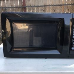 Microwave 700 W