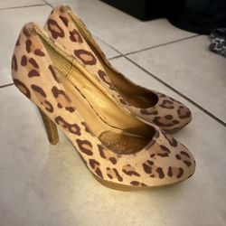 Women’s Heels size 6 $5
