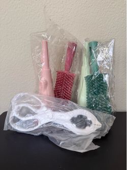 Silicone Bottle Brush Set, 2 colors with Baby Bottle Anti- Slip Feeder Clamp | NEW