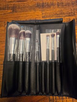 Makeup Brush Set with Travel Case