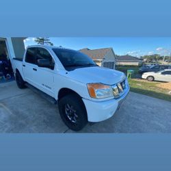 2014 Nissan Titan SV V8