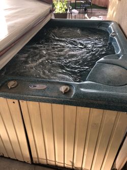 Hot tub/jacuzzi REDUCED PRICE