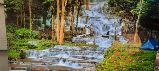   🎅  Moving Waterfall With Light 🏕 🌊