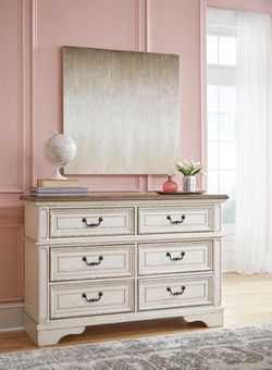 Realyn Dresser w/ 6 Drawer (Online Special Price)