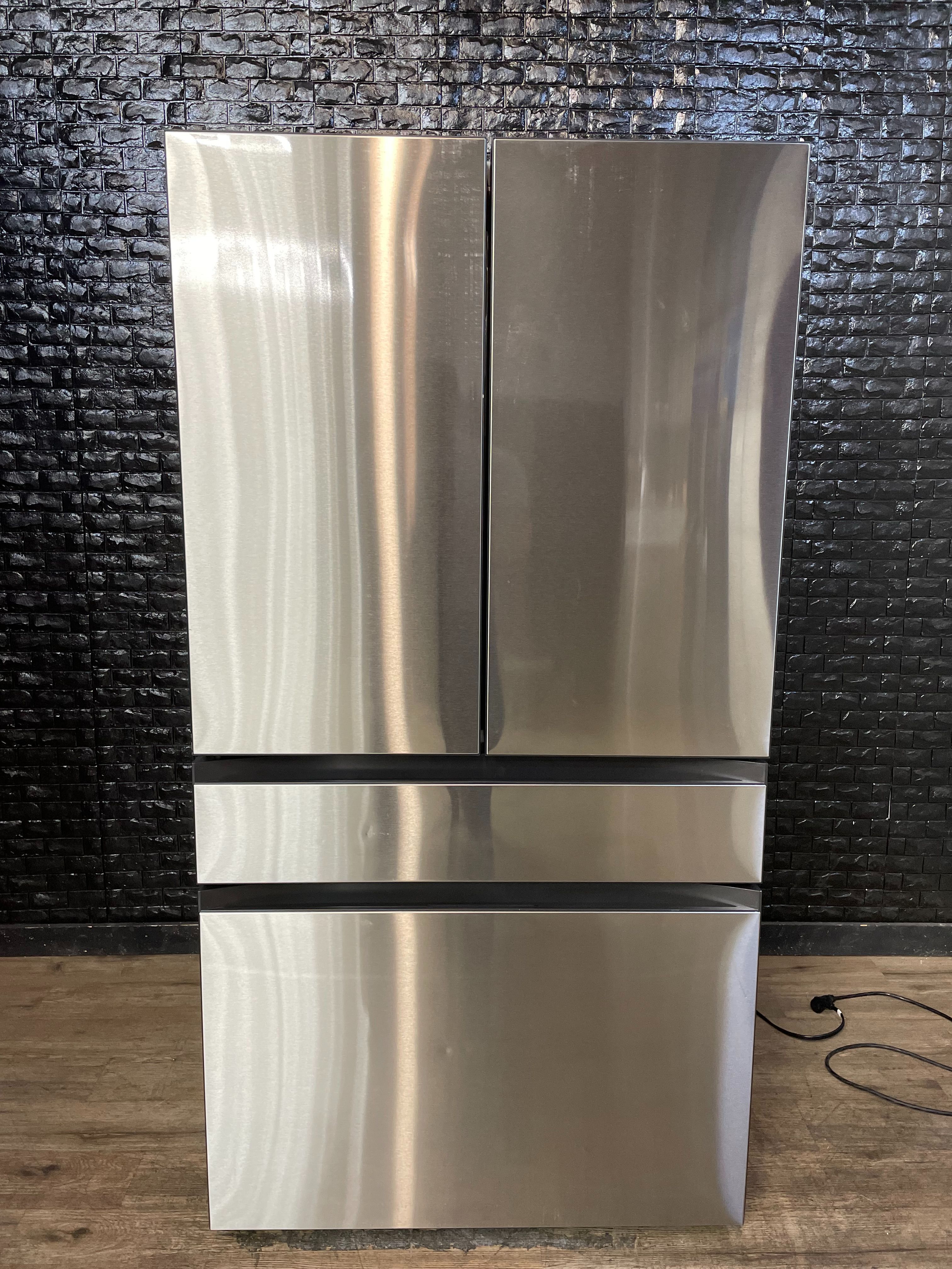 SAMSUNG REFRIGERATOR w/WARRANTY! R2702A