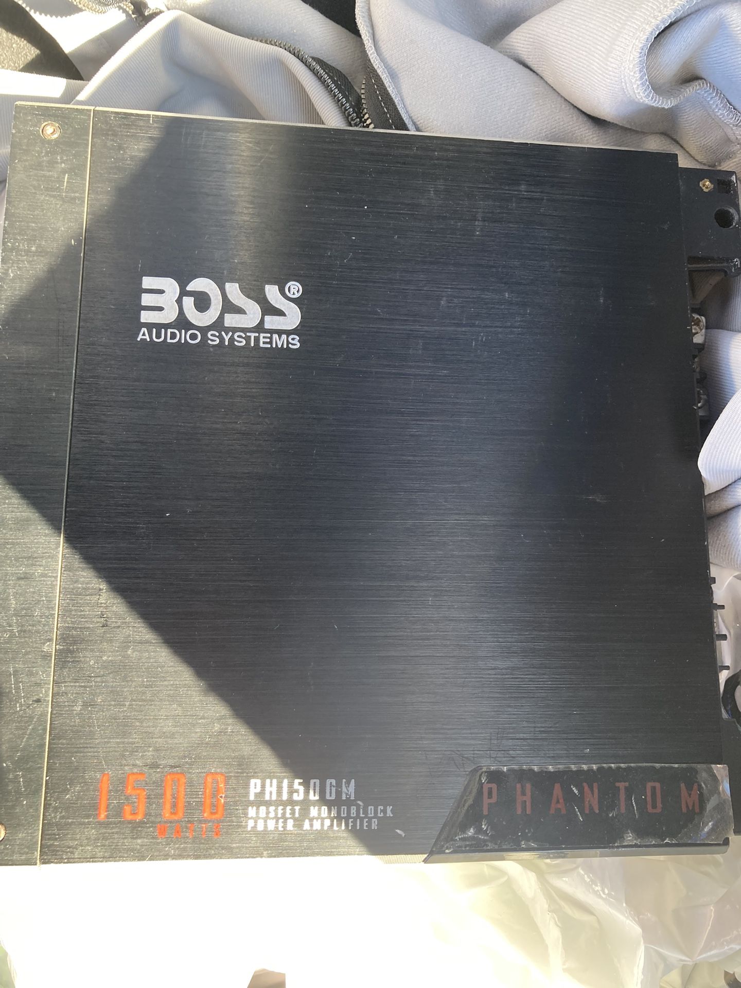 Amplifier 1500 Watts Boss