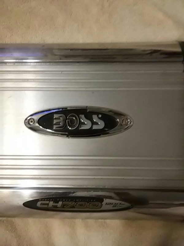 BOSS CH700 1200W 2CH MOSFET AMP